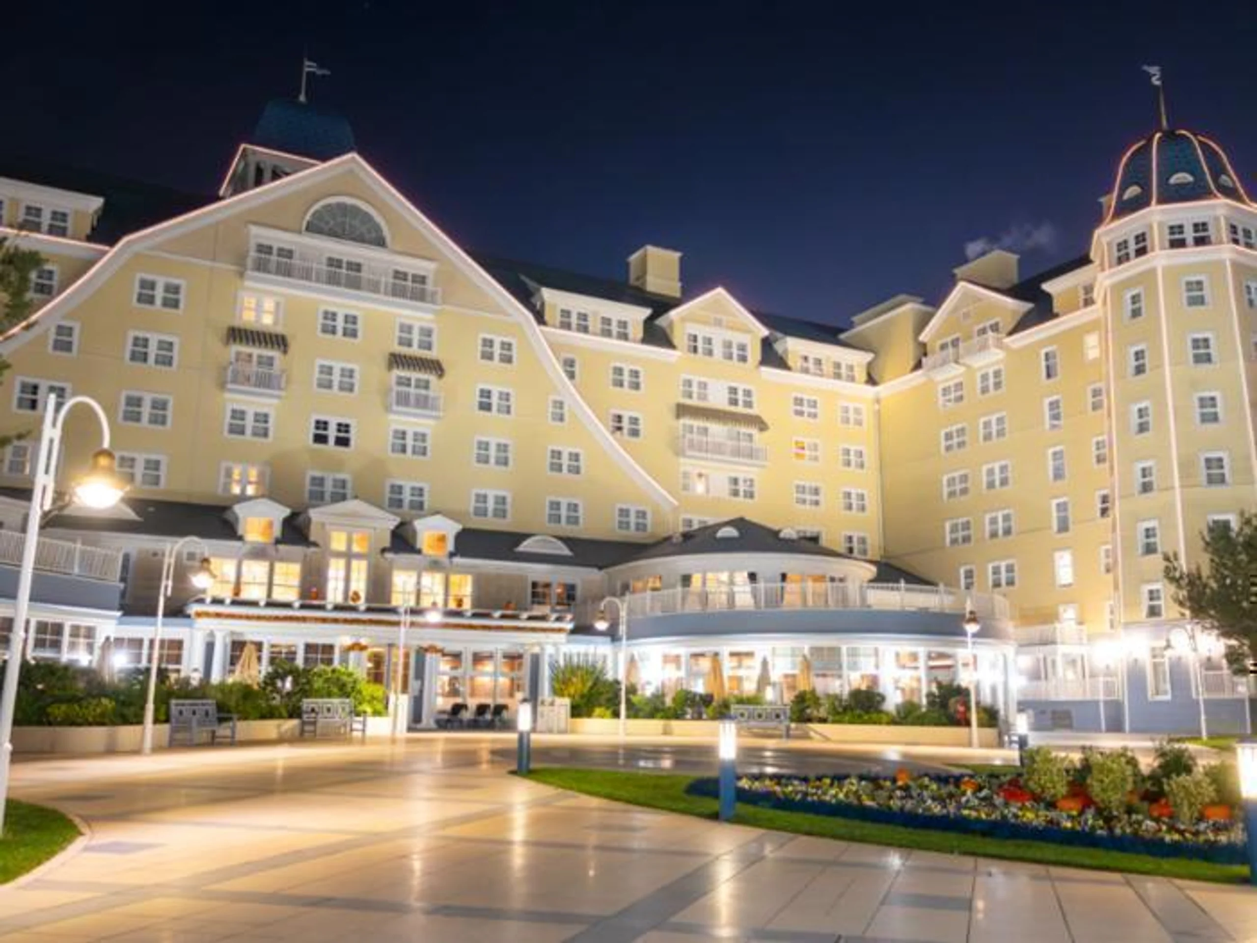 Paris and Disney Newport Bay Club: 5 Nights of Elegance & Disney Dreams in Europe / France, image_2