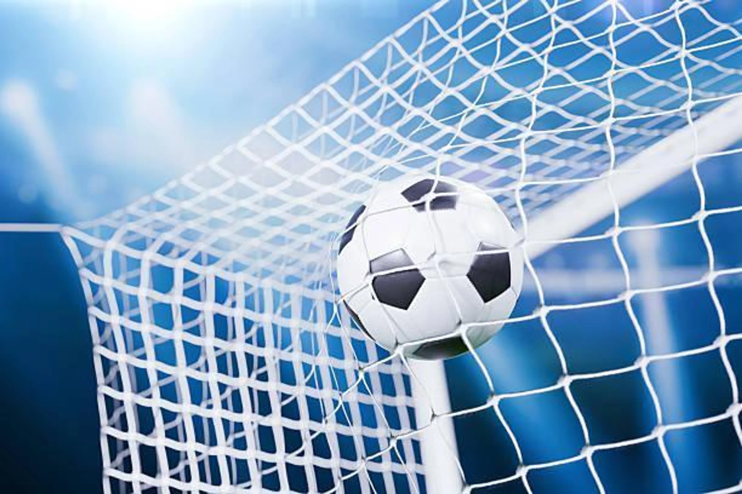 Liverpool vs Manchester City: 4-Night Premier League Football Package in Europe / England, image_3