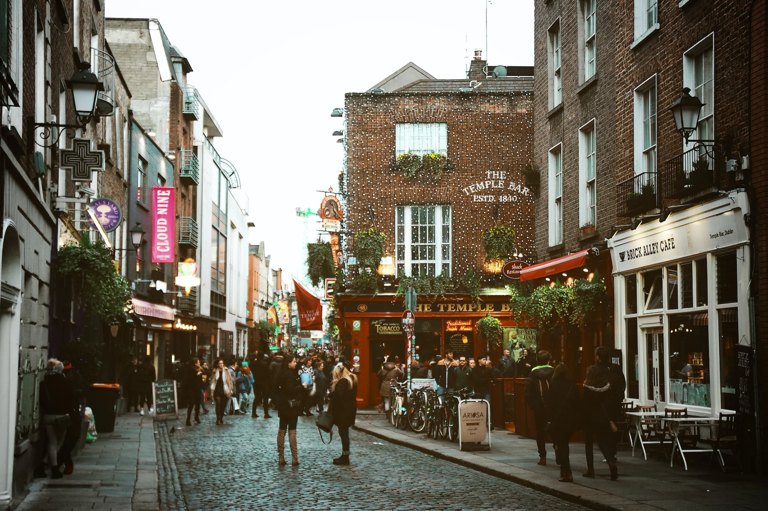 Cafe and pub-lined cobble stone streets of Temple Bar in Dublin