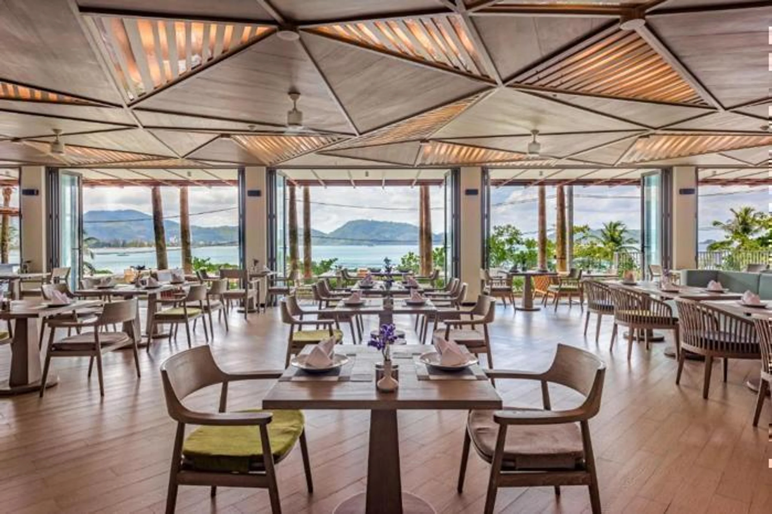  Oceanfront Beach Resort & Spa in Far East / Thailand, image_2