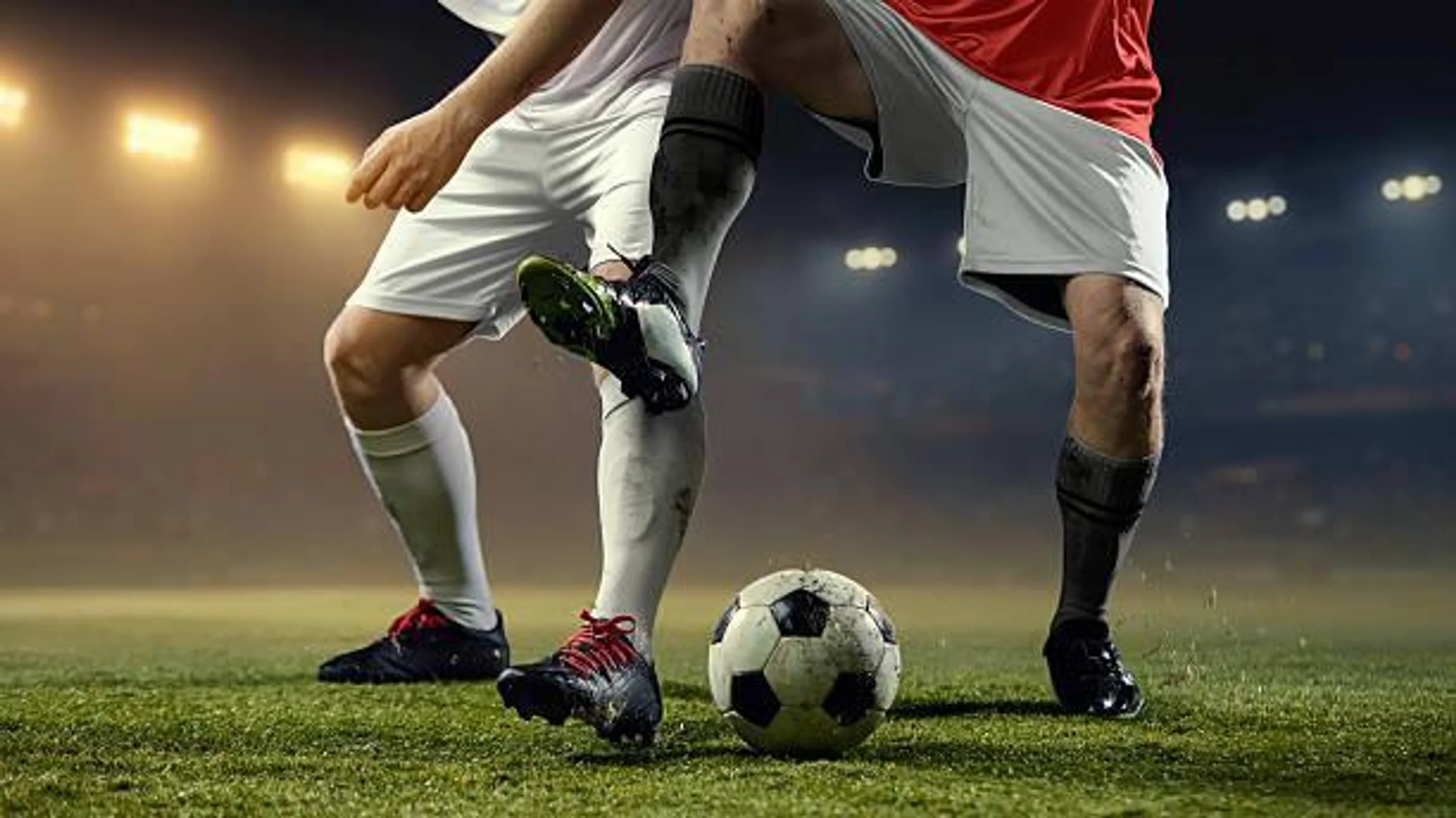 Liverpool vs Manchester City: 4-Night Premier League Football Package in Europe / England, image_1